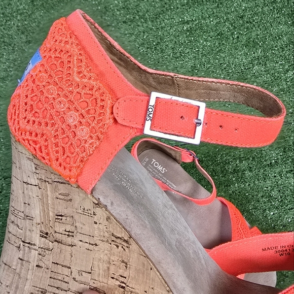 TOMS | NEON CROCHETED CROSS STRAP CORK WEDGE SANDALS - Picture 12 of 16